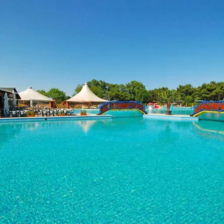 Locazione Turistica Borsetti.20 Holiday home